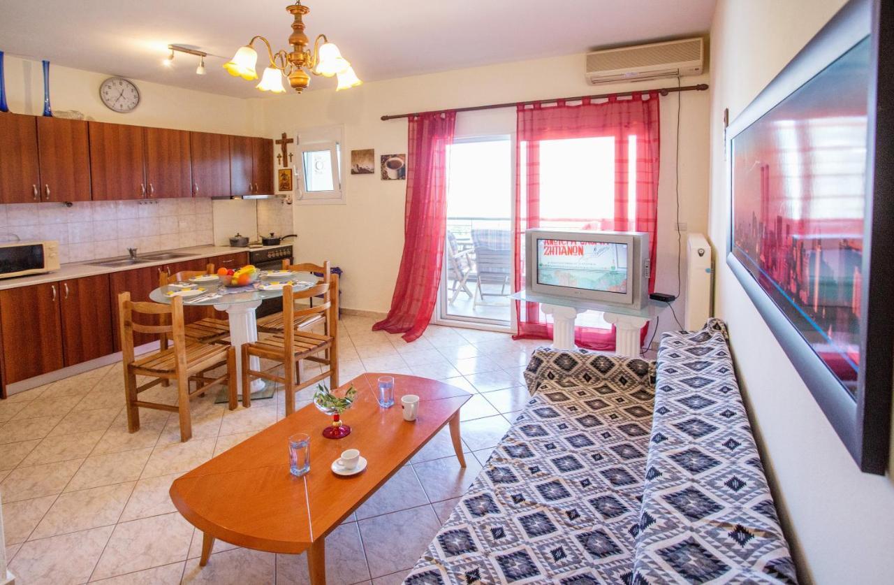 Near The Sea House Villa Néa Péramos Екстериор снимка